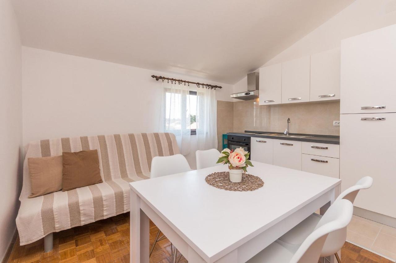 Apartment Lucija Biograd Na Moru Ngoại thất bức ảnh