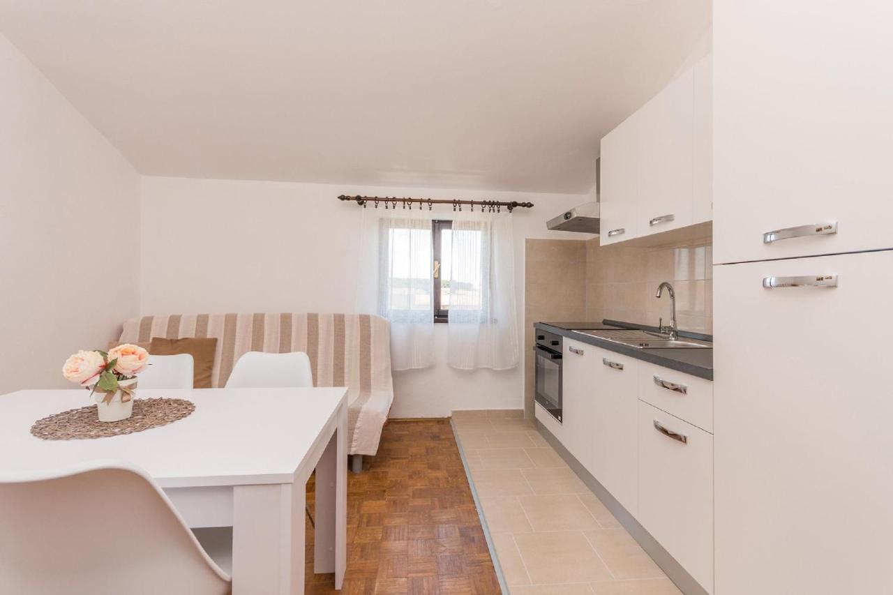 Apartment Lucija Biograd Na Moru Ngoại thất bức ảnh