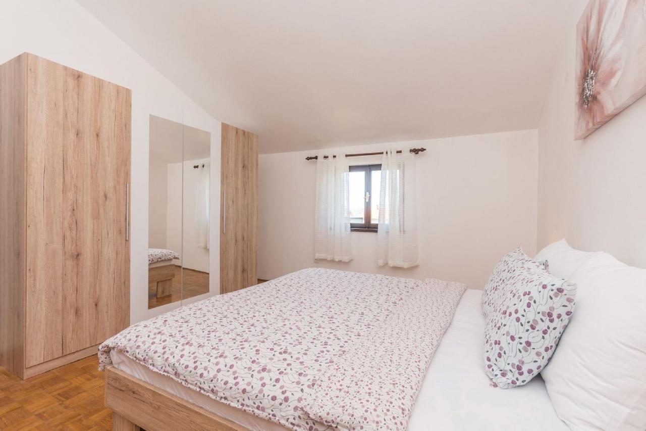Apartment Lucija Biograd Na Moru Ngoại thất bức ảnh