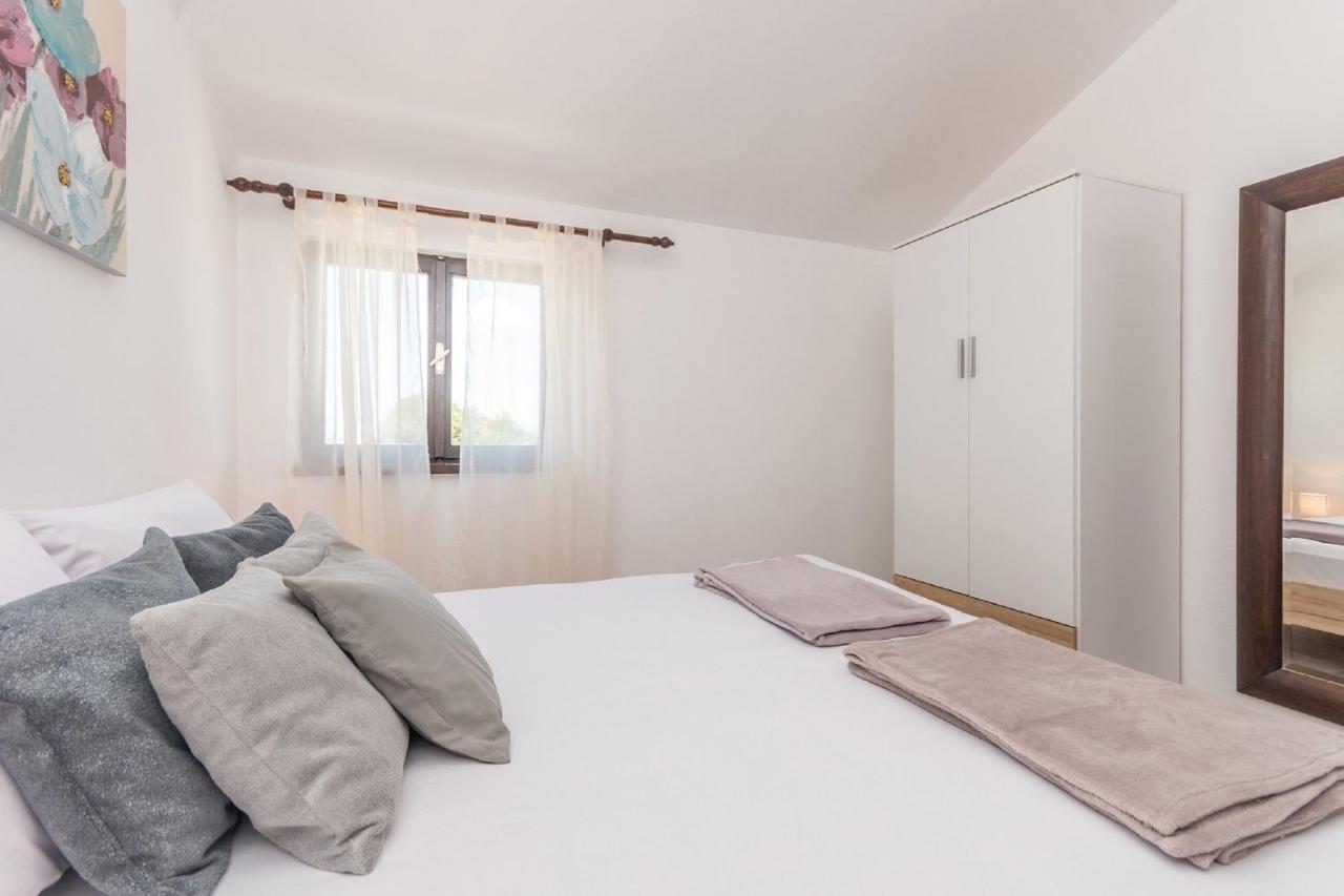 Apartment Lucija Biograd Na Moru Ngoại thất bức ảnh